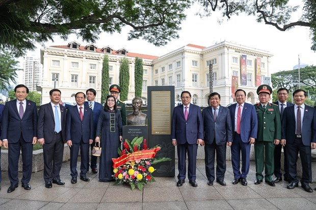 Prime Minister: Vietnamese People in Singapore - Bridge of Friendship between Two Countries