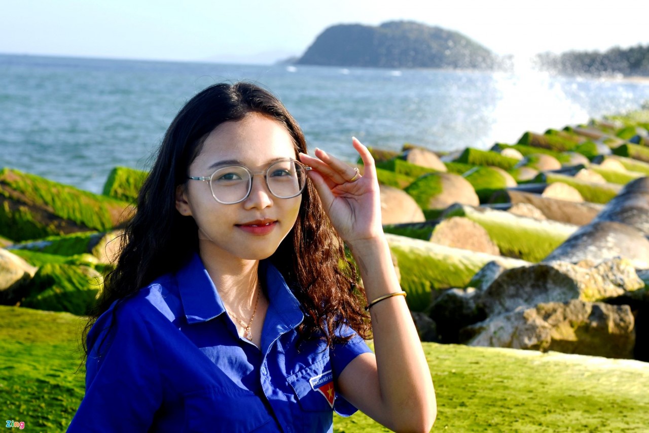 Amazing Tortoise-Shaped Cliff in Sa Huynh Sea