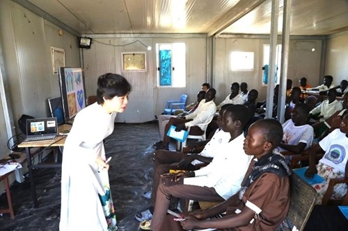 During an English class of Lieutenant Colonel Nguyen Thi Lien. Source: PANO
