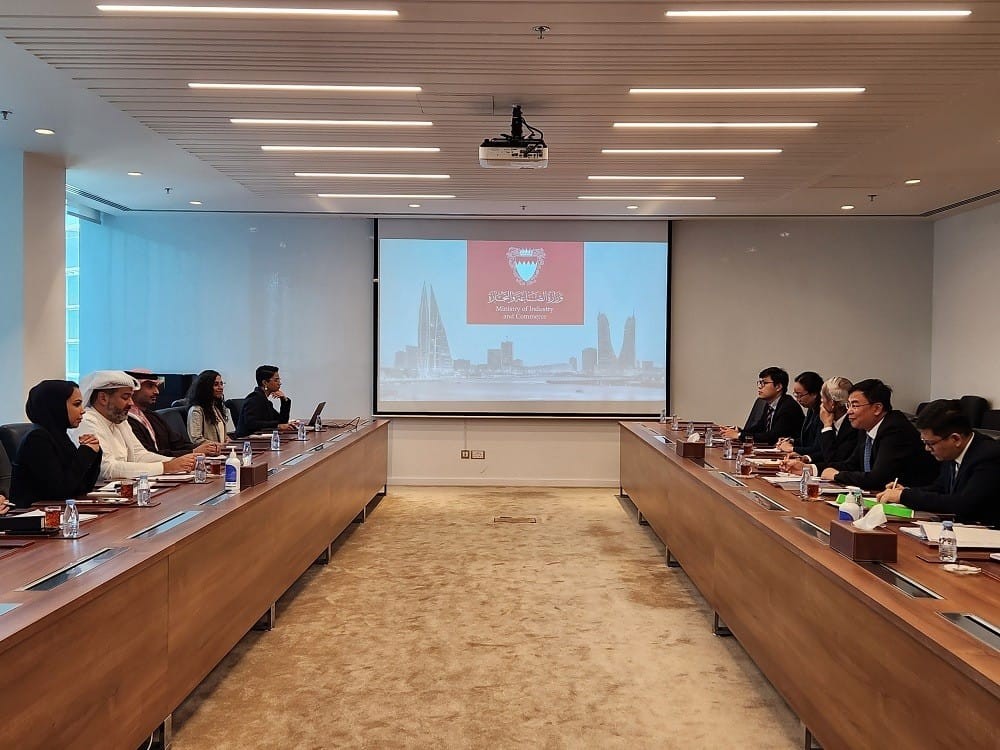 At the meeting with Hamad bin Salman Al Khalifa, Assistant Undersecretary for Domestic and Foreign Trade. Source: Ngoc Nguyen