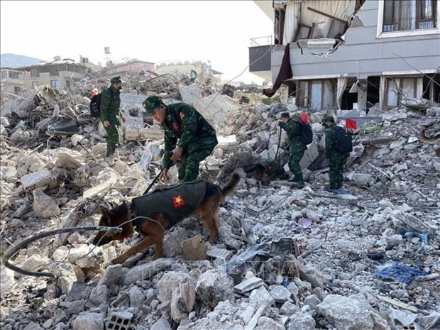 Vietnamese rescuers search for victims in Hatay province of Turkey. Photo: VNA