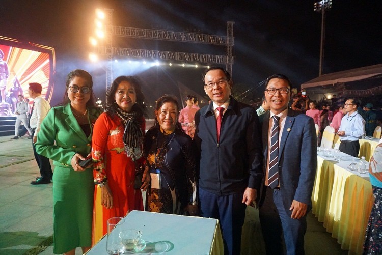 Overseas Vietnamese Persistently Build 280 Bridges in the Homeland