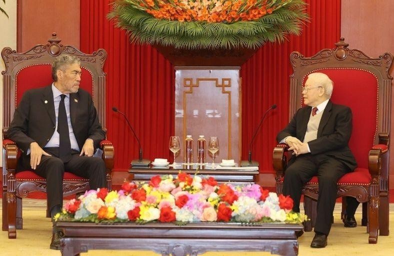 General Secretary of the CPV Central Committee Nguyen Phu Trong (R) and MIU General Secretary Miguel Mejia. Photo: VNA