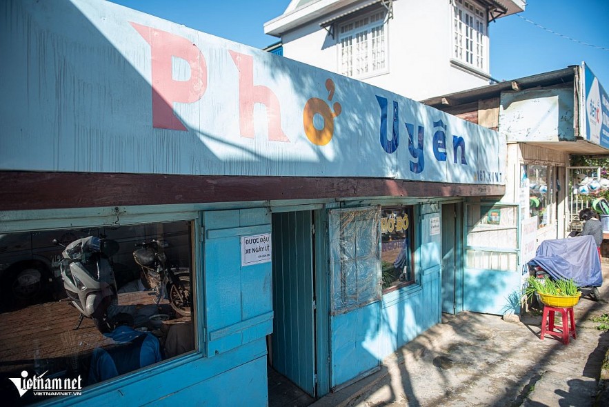 The Nostalgic Pho Restaurant of an 80-year-old Woman in Da Lat