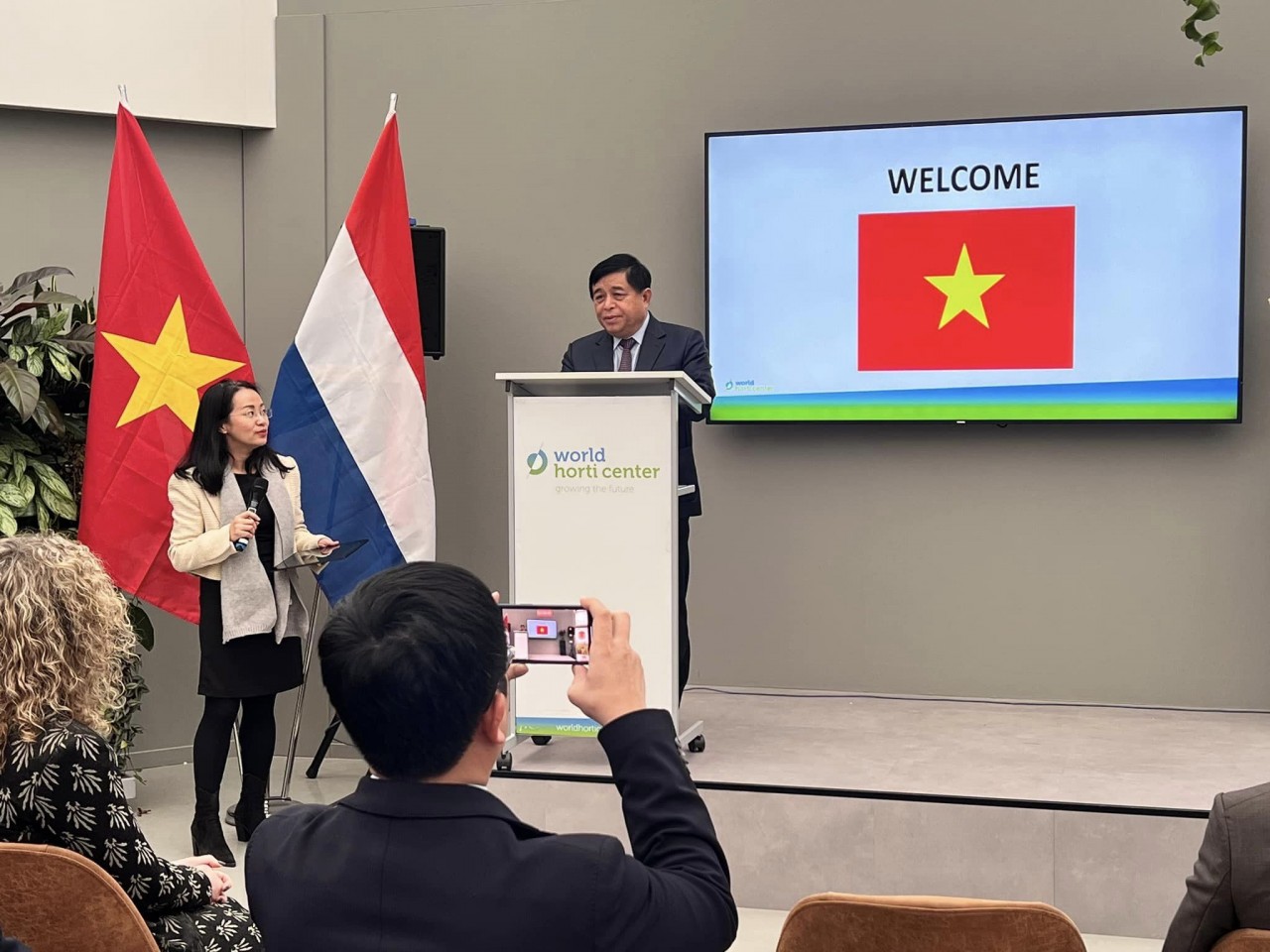 Vietnam, Netherlands Further Cooperation in Smart Agricultural Development