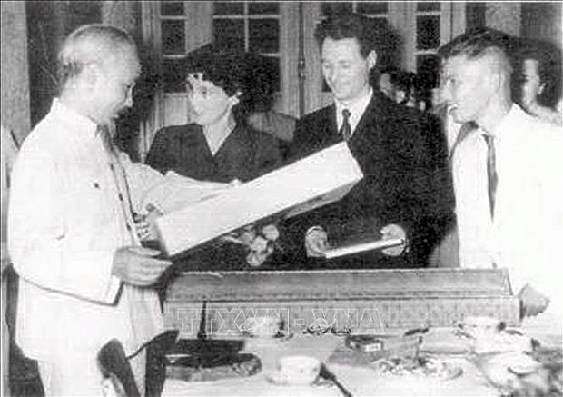 Ceremony Honours Raymonde Dien, A Vietnam’s Great Friend in France