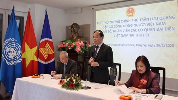 Deputy PM Meets Foreign Officials, Vietnamese Expats in Switzerland