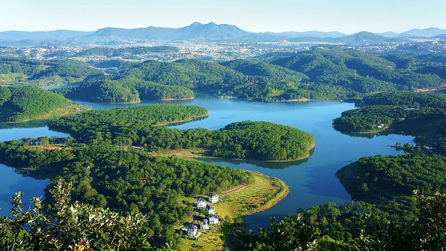 Travel Magazine Voted 10 Most Beautiful Traveling Destinations In Vietnam In 2023