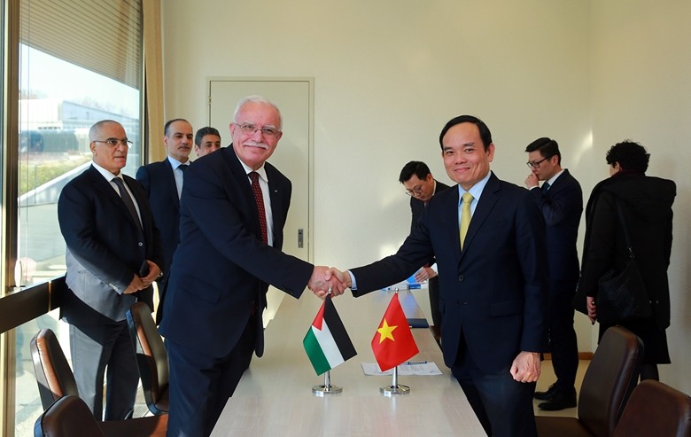 Deputy PM Tran Luu Quang and Palestine’s FM Riad Al-Malki. Photo: CPV Online Newspaper