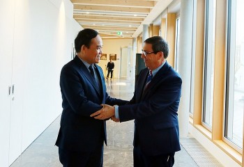 Deputy PM Busy Meeting Leaders of Int’l Organisations, Officials in Geneva