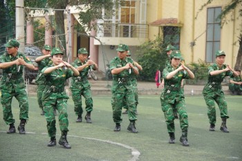 The Bravery of a Female Border Guard Soldier in Nghe An Province