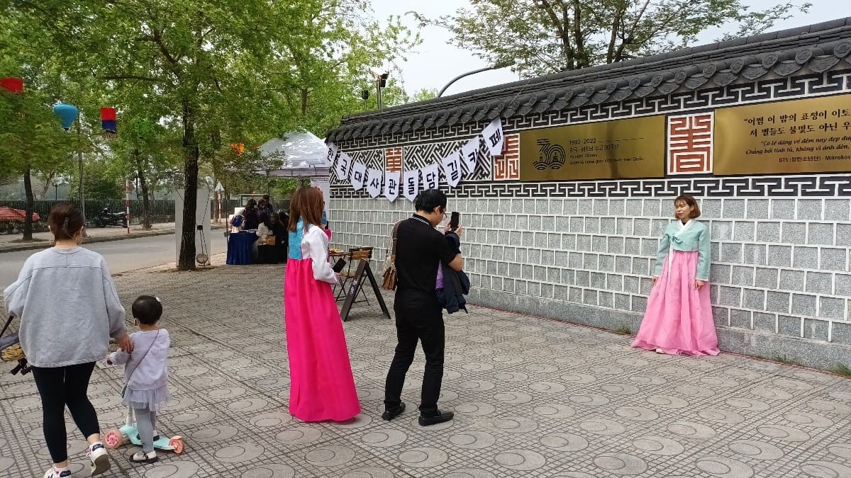A Vietnam - RoK cultural exchange programme in Hanoi.