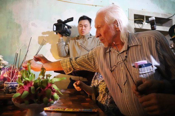US Veteran Returns Martyr’s Diary to Family