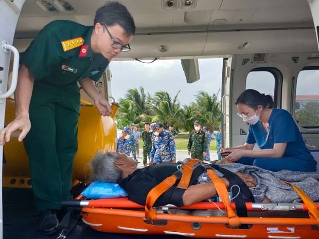 Fishermen Aided by Naval Ship after Accidents at Sea