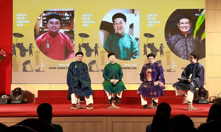 Vietnam's Ancient Costumes Are Back In Style