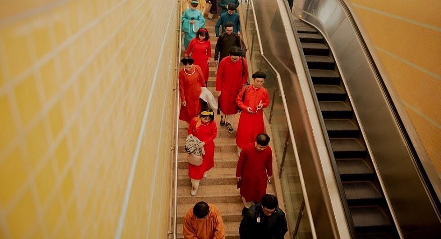 Vietnam's Ancient Costumes Are Back In Style