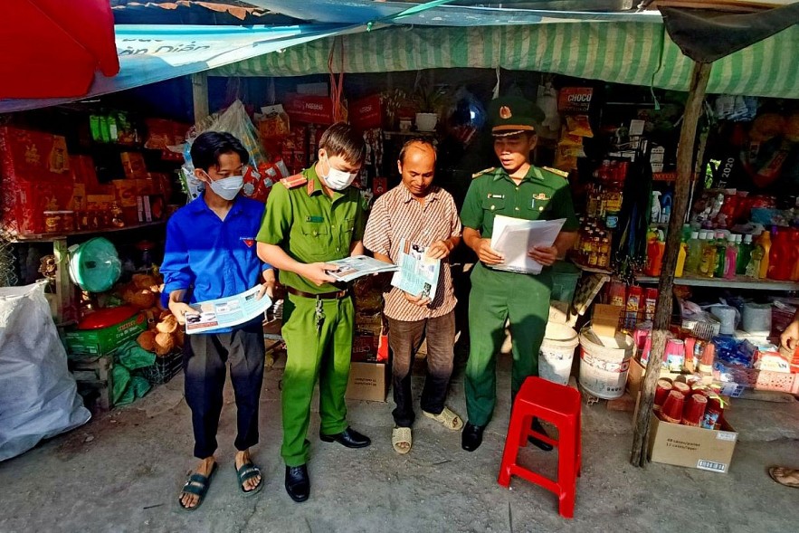 An Giang Border Guards Crackdown on Tobacco Smuggling