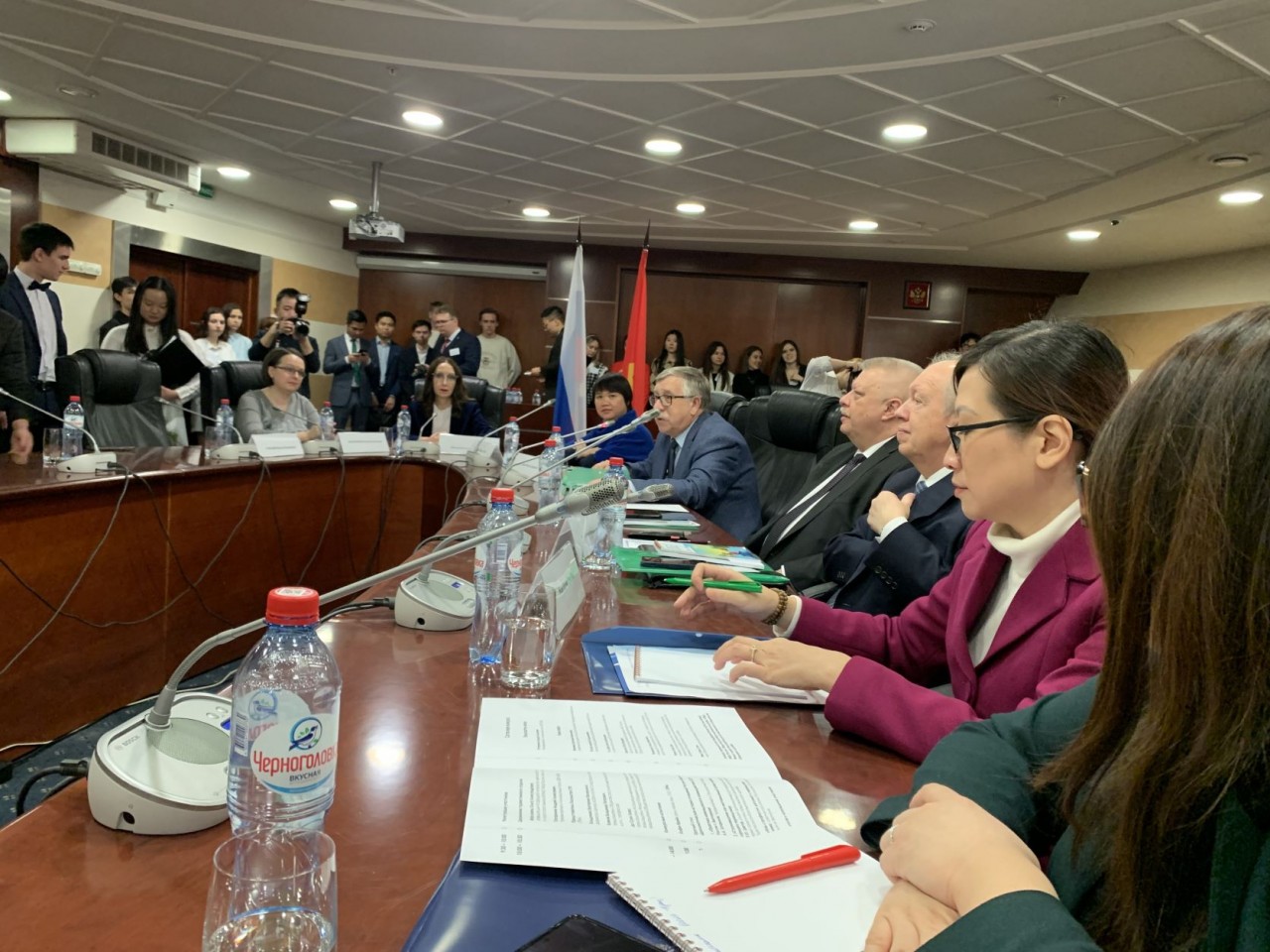 Russian Students and Linguists Join the Vietnamese Translation Contest