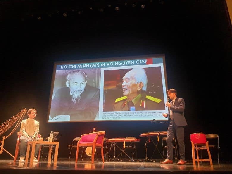 The event taking place on March 14 at the Municipal Theater of Fontainebleau attracted crowds of people in the city and neighbouring areas.