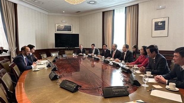 The talks between NA Vice Chairman Tran Thanh Man and First Vice President of the Congress of Deputies of Spain Alfonso Rodriguez on March 16. Photo: VNA