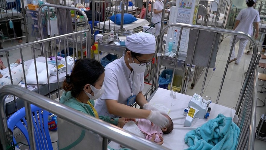 HCM City has witnessed a sharp rise in dengue fever and hand, foot and mouth disease patients (photo by Nguyen Ly)