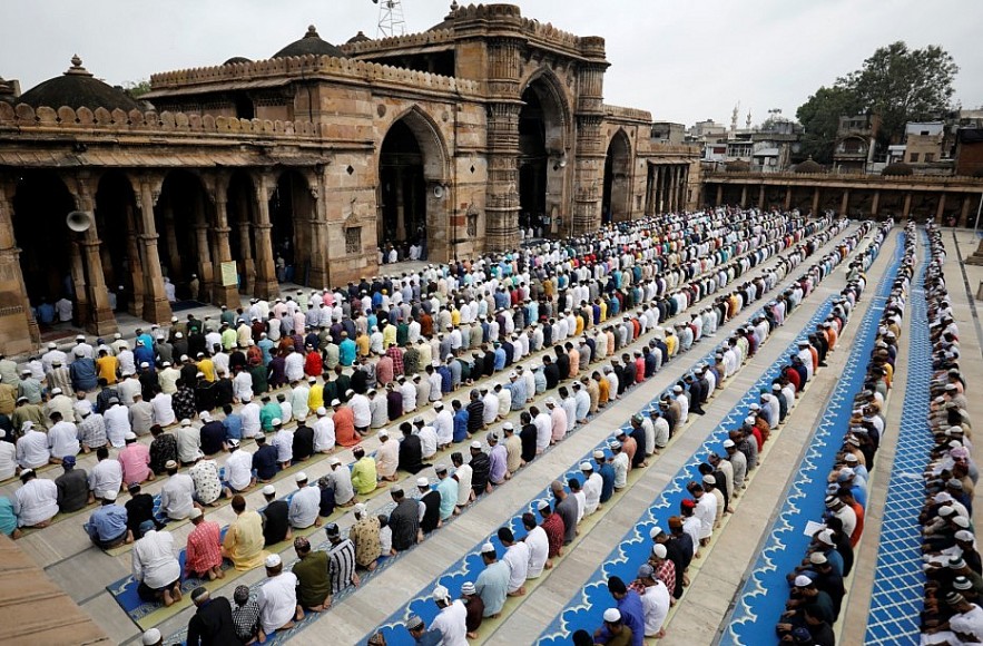 Exquisite Mosque Designs Reflect Syncretic Culture and Traditions of Incredible India