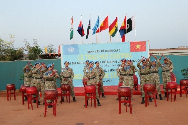 Cultural activities of officials and staff of the Vietnam Field Hospital. Photo: Level-2 field Hospital No. 4