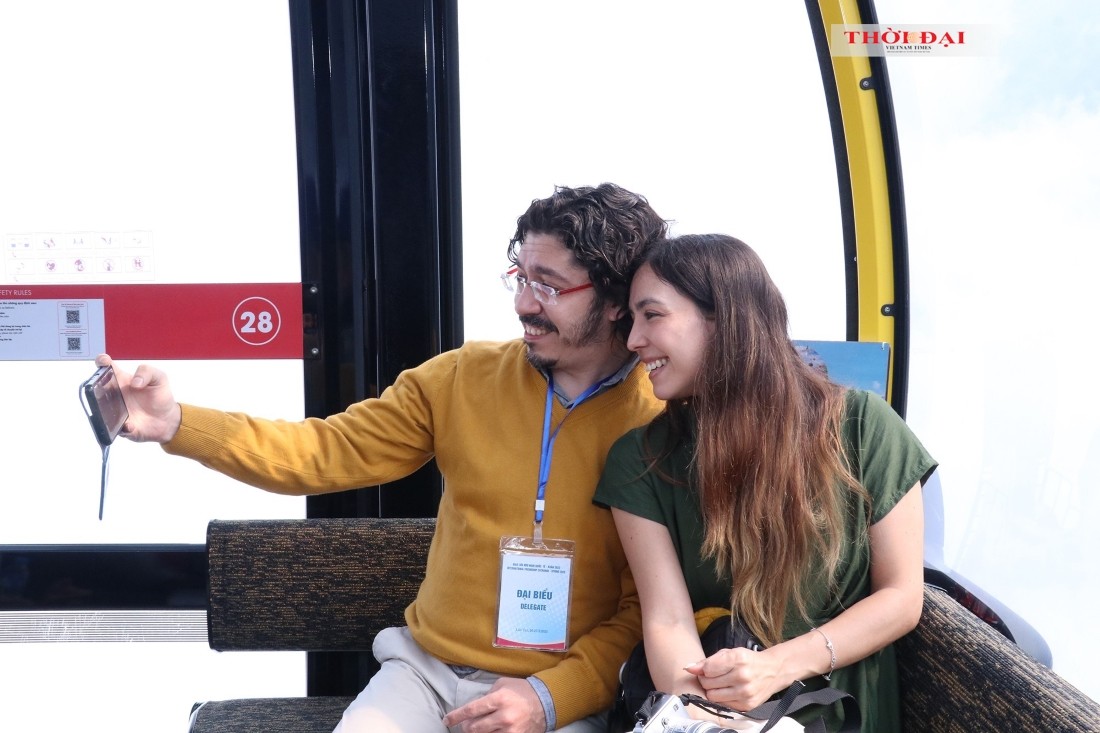 International Friends Receive Warm Welcome on Frosty Fansipan
