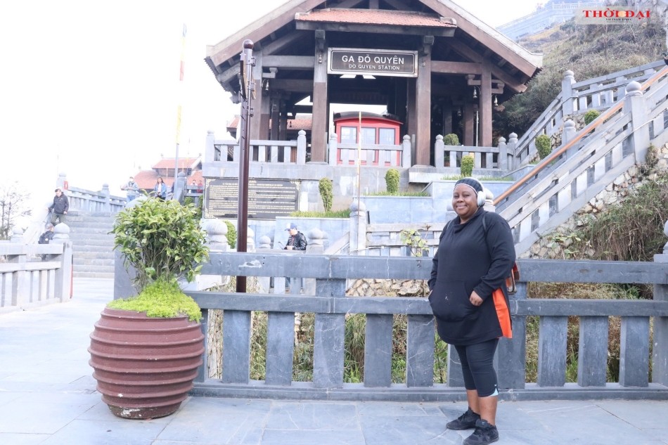 International Friends Receive Warm Welcome on Frosty Fansipan