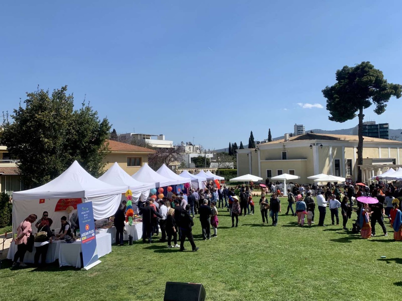 ASEAN and Vietnamese Culture Introduced to Greek Friends