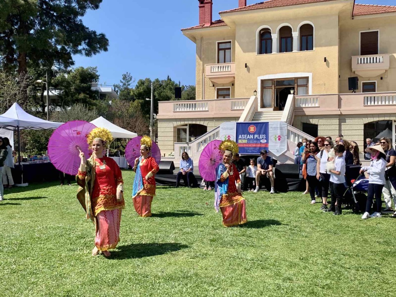 ASEAN and Vietnamese Culture Introduced to Greek Friends