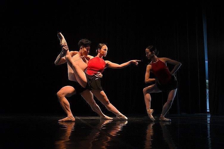 Vietnamese Choreographer Strives to Introduce Folk Culture through Contemporary Dance