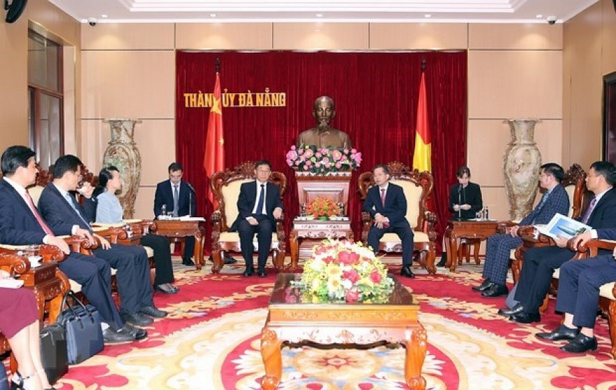 At the meeting between Secretary of the Da Nang City Party Committee Nguyen Van Quang and Secretary of the Party Committee of the Guangxi Zhuang Autonomous Region Liu Ning (Photo: VNA)