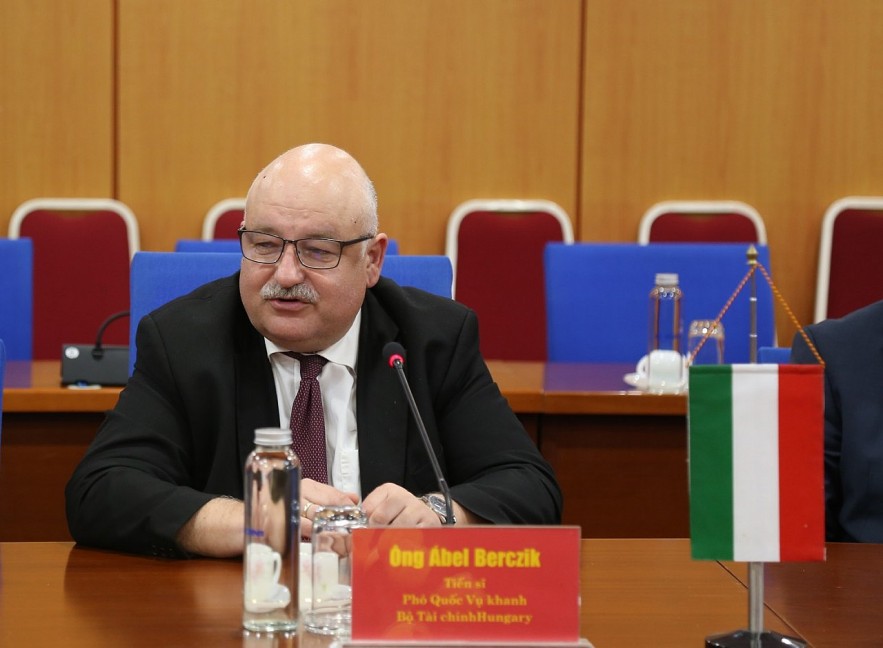 Vietnam and Hungary Strengthen Cooperation in Treasury