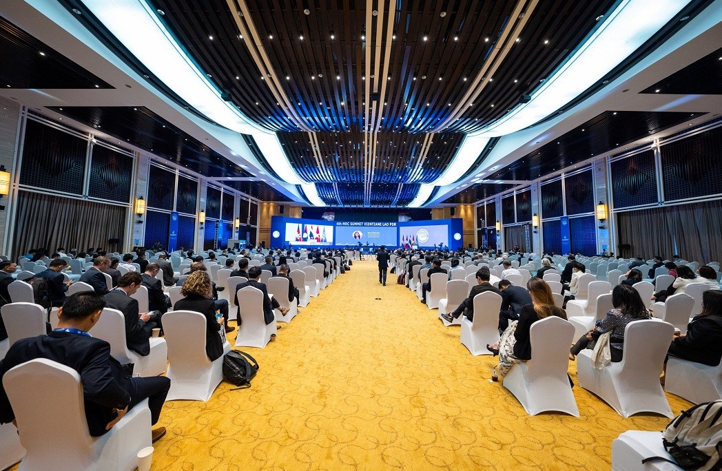 At one meeting for the 4th MRC Summit. Photo: Mekong River Commission/FB
