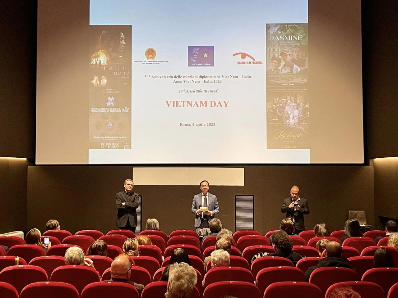 Vietnamese Ambassador to Italy Duong Hai Hung speaks at the opening ceremony of the event. Photo: VNA