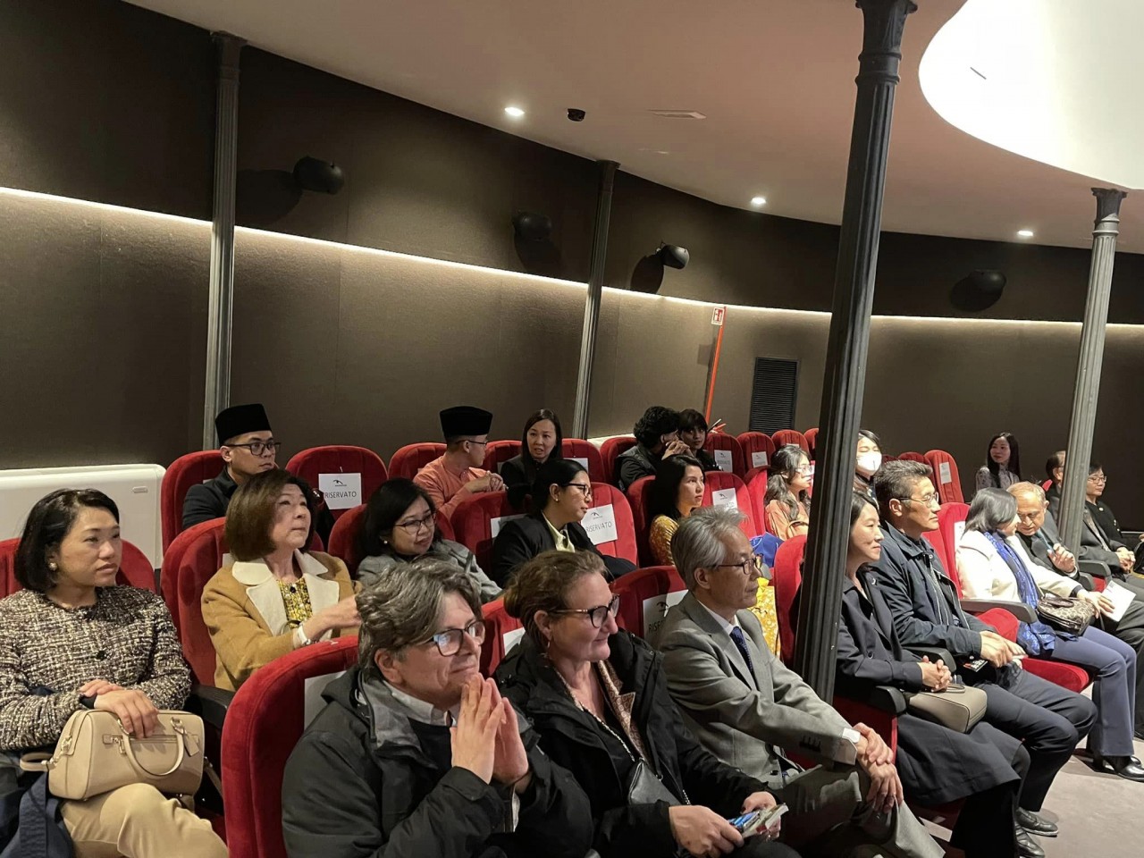 Many viewers expressed their excitement for the culture, life and scenery of Vietnam after watching the films.