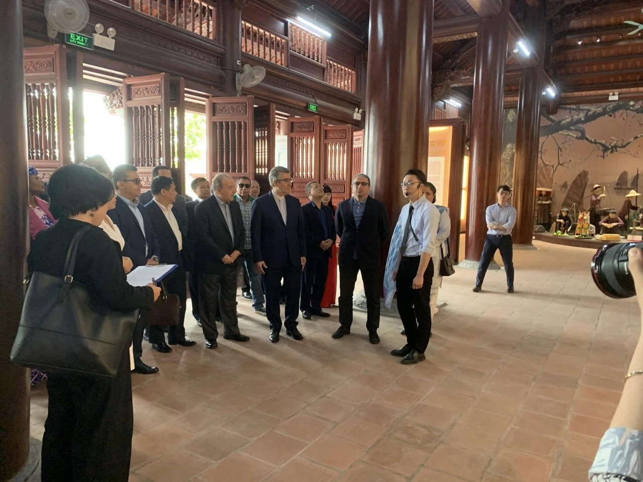 the exhibition house covers over 500 sq.m with more than 1,000 documents and objects reflecting the history of the painting genre, its values and the preservation work.