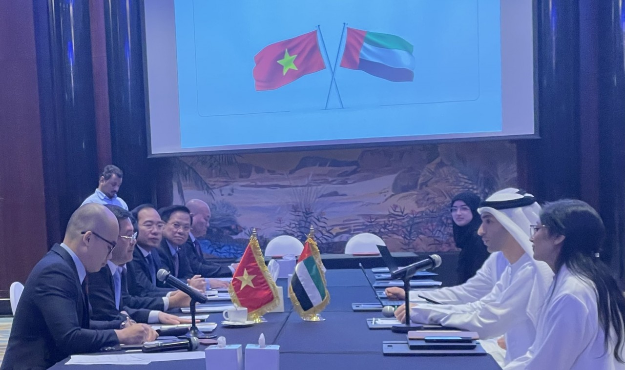 The two sides at the meeting. Source: moit.gov.vn