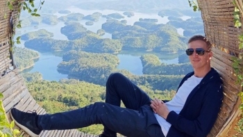 Swiss Man Sings Vietnamese with Special Love for Vietnam