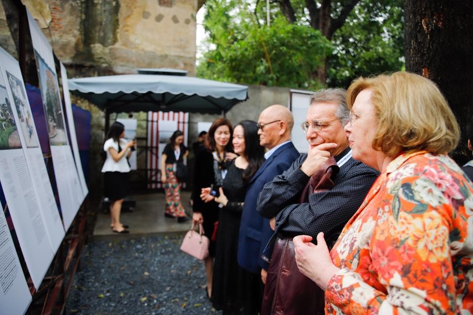 International visitors visit the exhibition. Photo: Nam Nguyen.