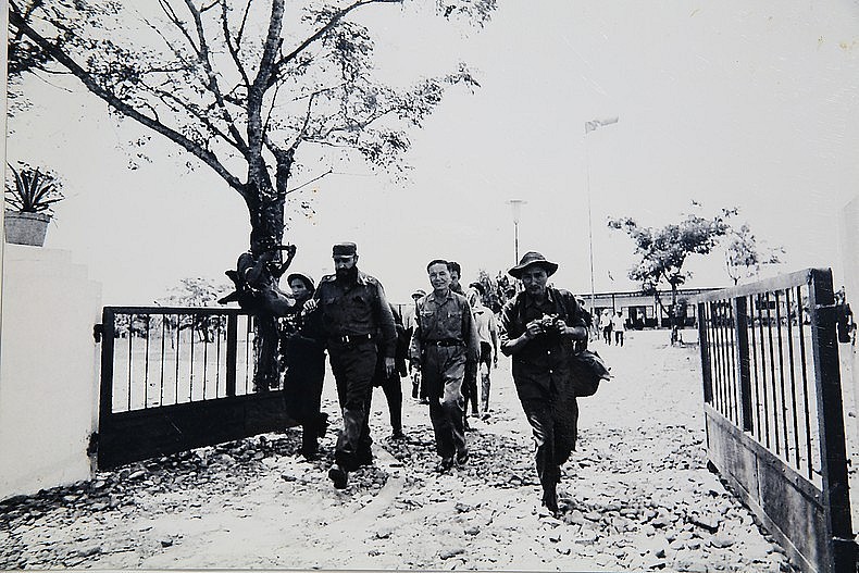 Fidel Castro in Quang Tri - A Photo Set by Si So
