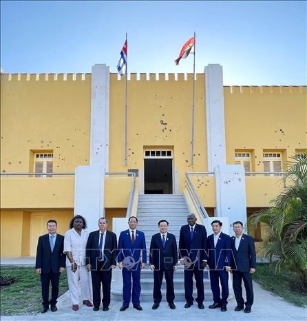 NA Chairman Hue at the Moncada Barracks relic. Photo: VNA
