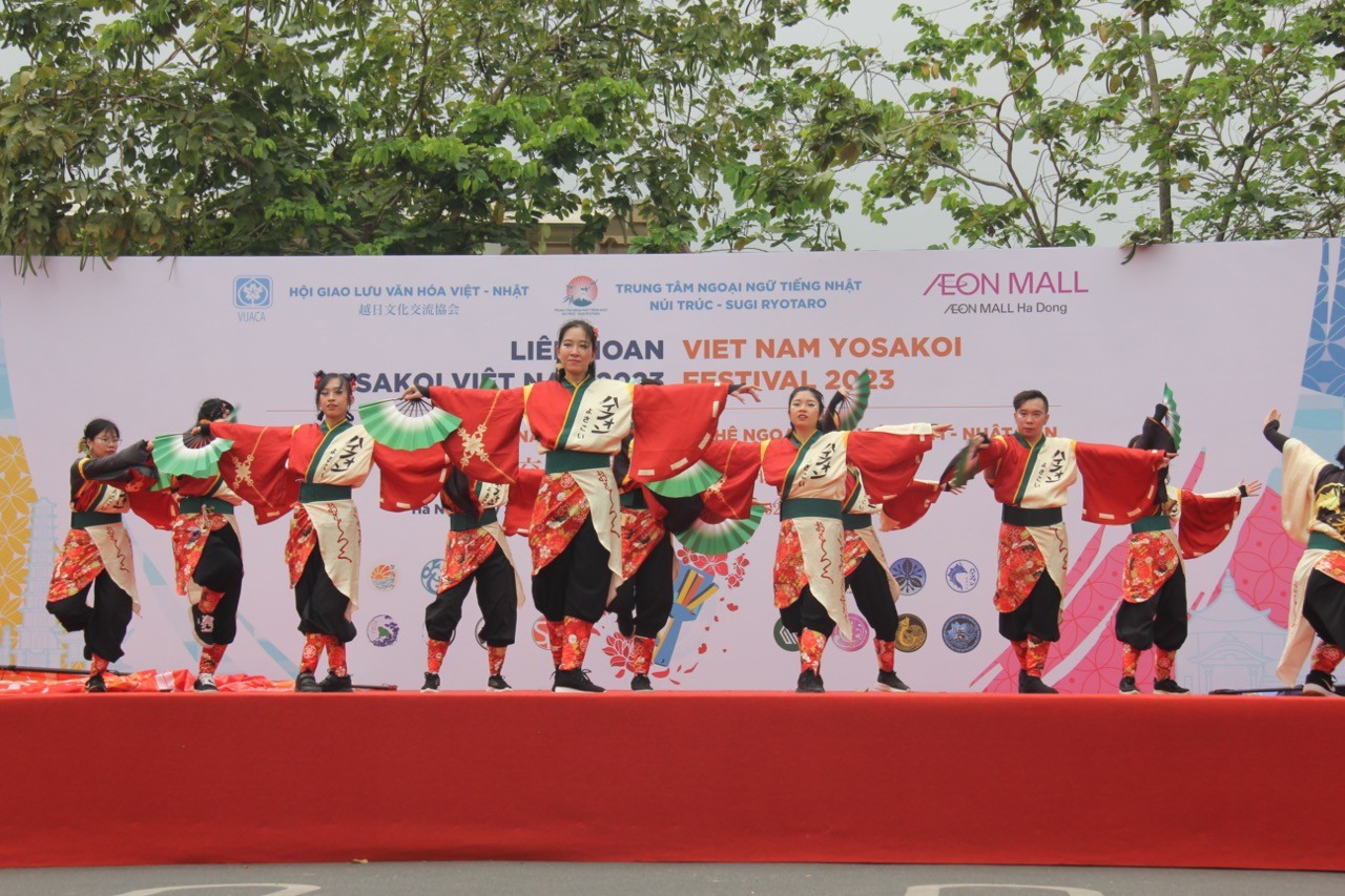 [Photos] First Yosakoi Festival in Vietnam Celebrated in Hanoi