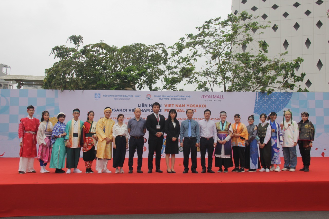 [Photos] First Yosakoi Festival in Vietnam Celebrated in Hanoi