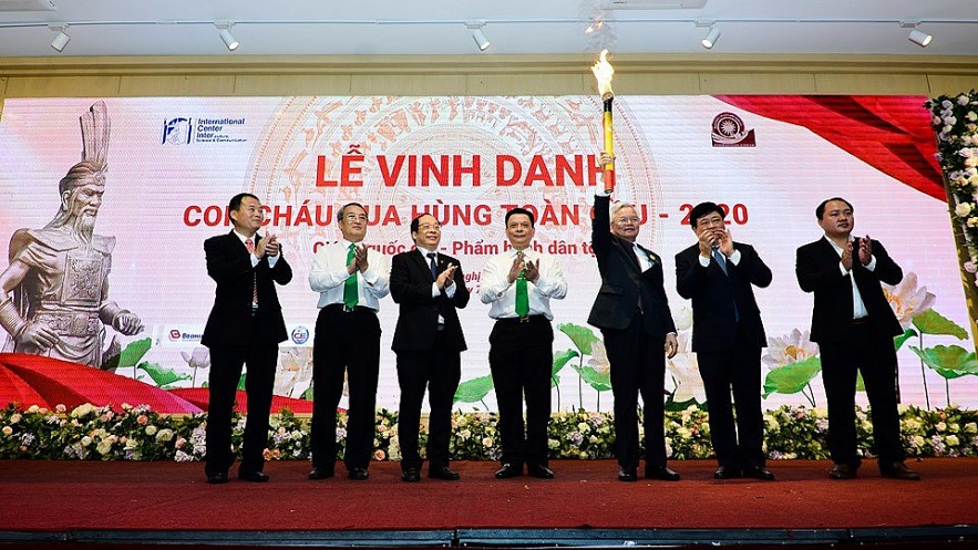 Overseas Vietnamese Uphold Mission to Preserve National Characteristics Abroad
