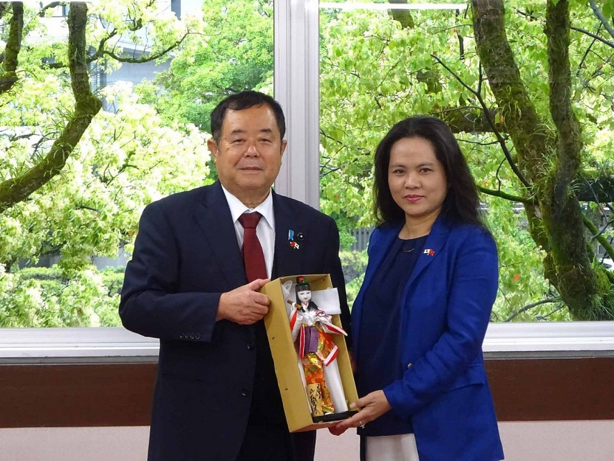 Viet Offical Promotes Cooperation with Miyazaki Prefecture, Japan