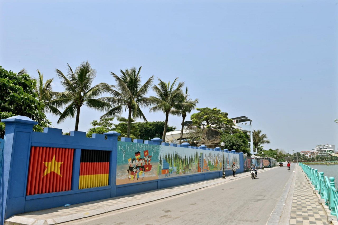 Check out Message in Ceramic Painting "Vietnam - Germany Friendship" in Hanoi