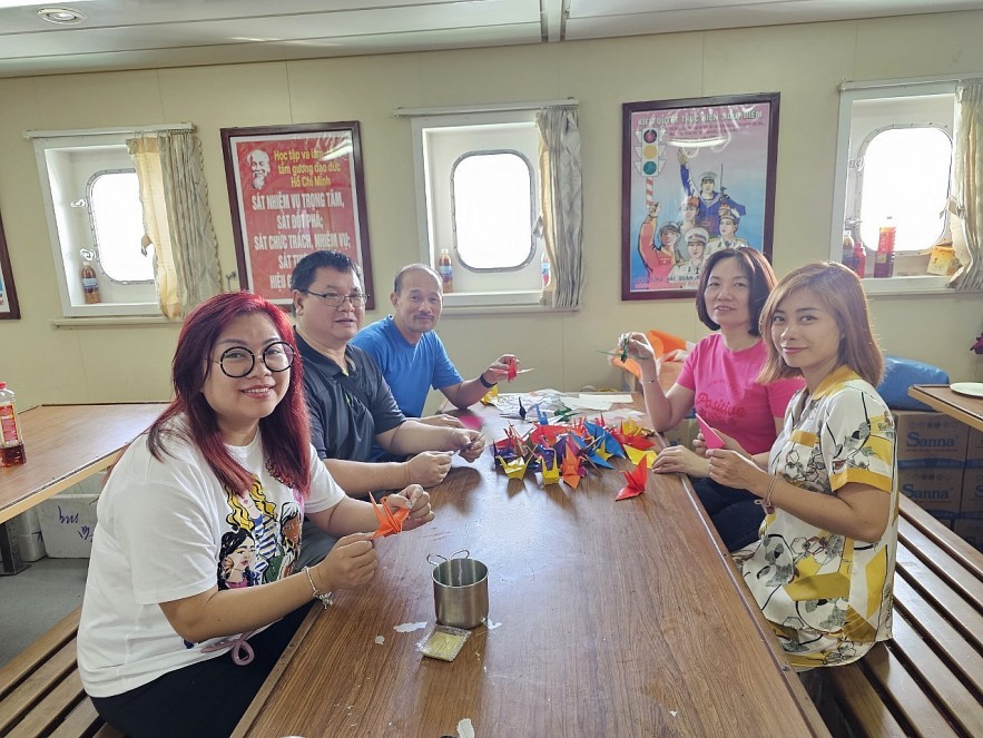 Truong Sa Archipelago: Rendezvous of Overseas Vietnamese