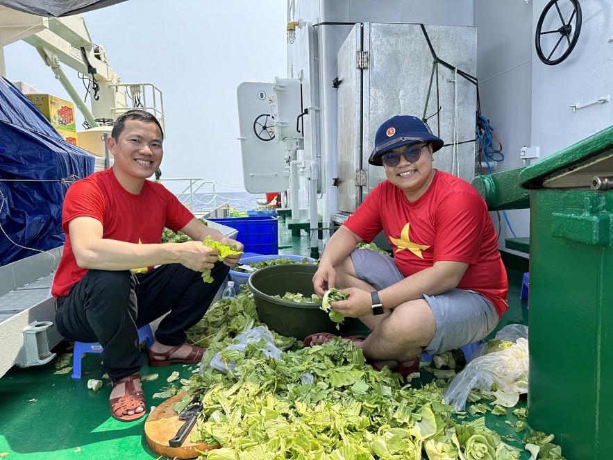 Truong Sa Archipelago: Rendezvous of Overseas Vietnamese